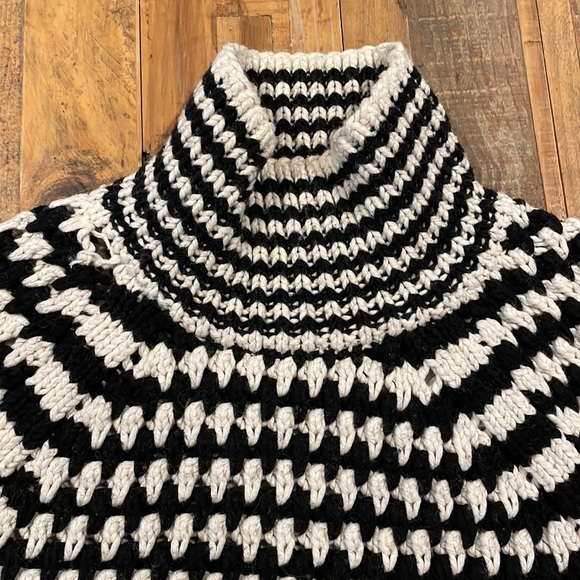 Loft Sweater - Picture 3 of 4